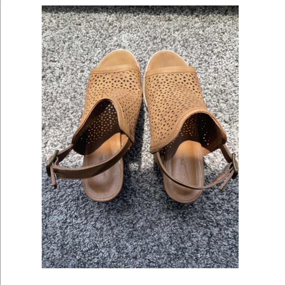 Universal Thread cork heels